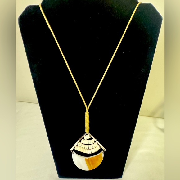 Jewelry - Necklace & Earrings Set